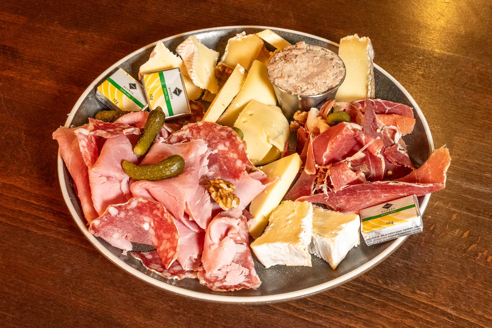 Planche de charcuterie et fromages